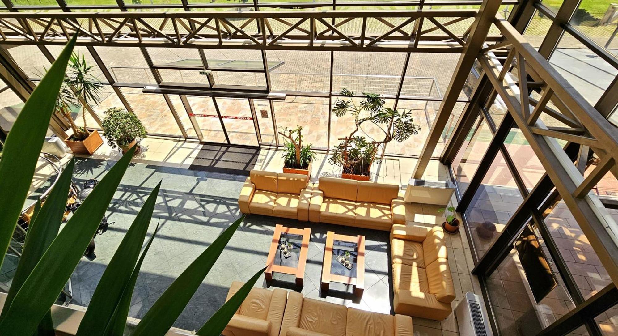 Koenig Hotel Kanije Dış mekan fotoğraf