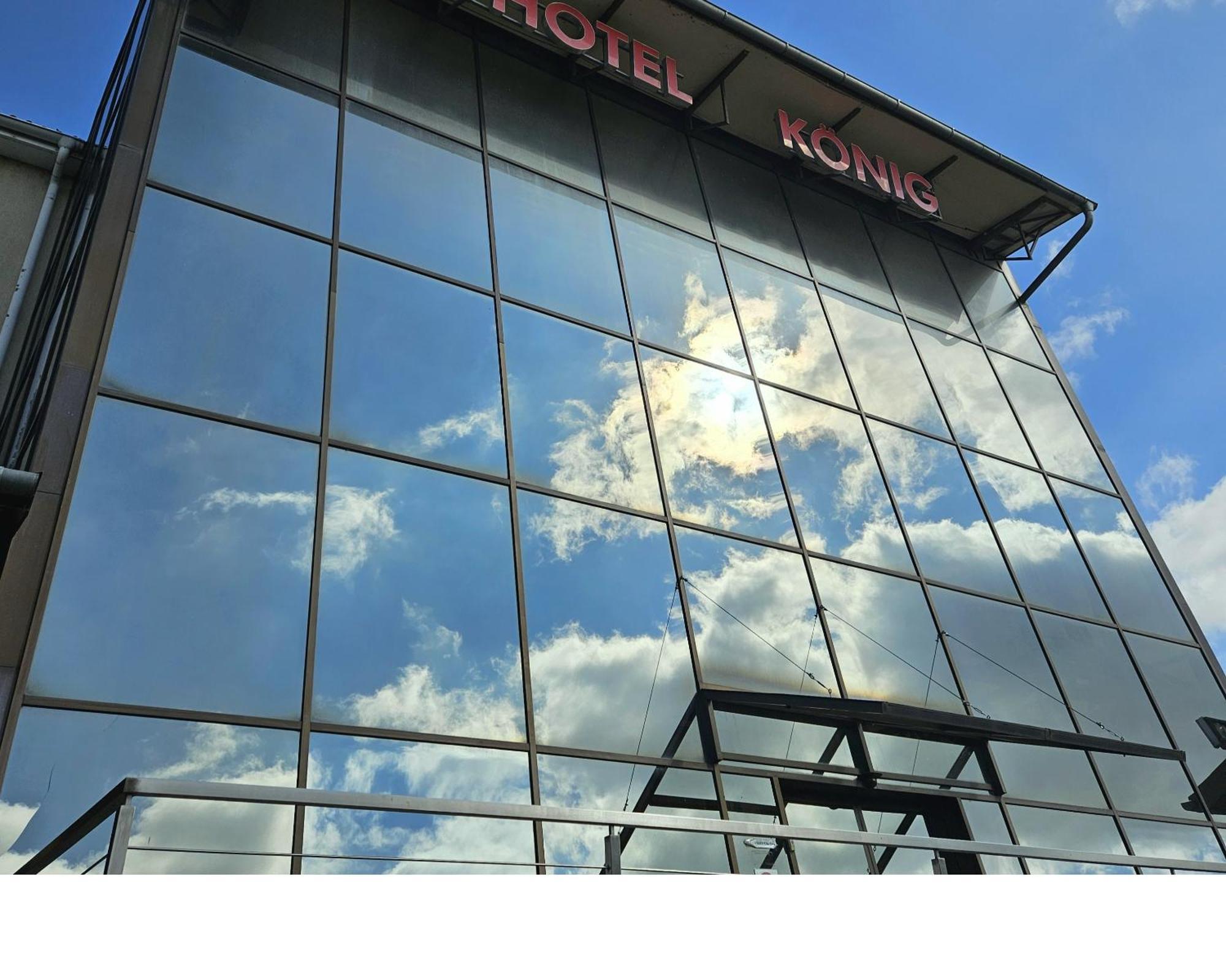 Koenig Hotel Kanije Dış mekan fotoğraf